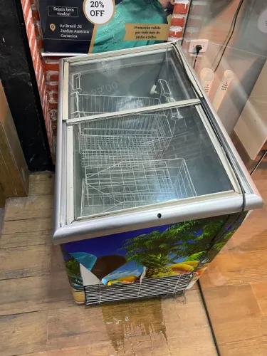 Freezer para picolés em perfeito estado!!! 410 lts 27 9 *