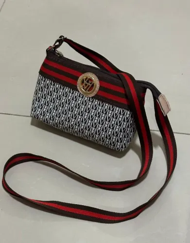 Bolsa Victor Hugo original usada em excelente estado 