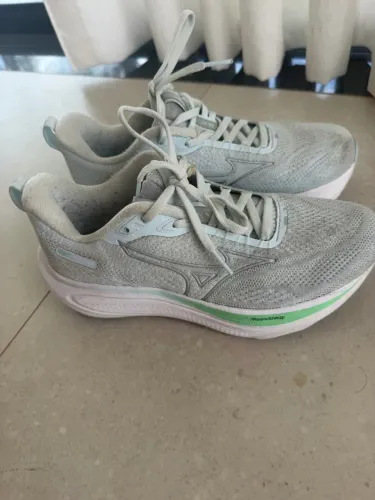 Lindo tênis feminino