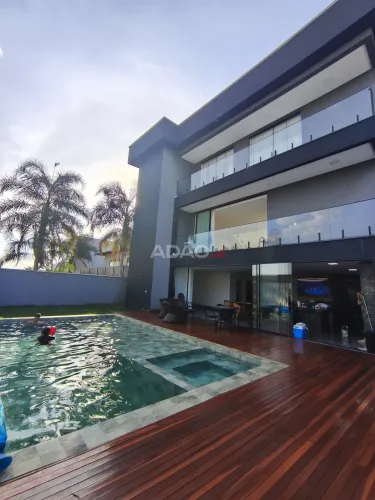 Sobrado Alto Padrão Cond. do Lago Casa em Condomínio com 4 Quarto(s) e 7 banheiro(s) à Ven