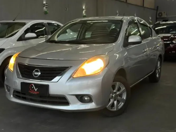 Nissan Versa SL 1.6 16V Flex Fuel 4P Mec. 2013