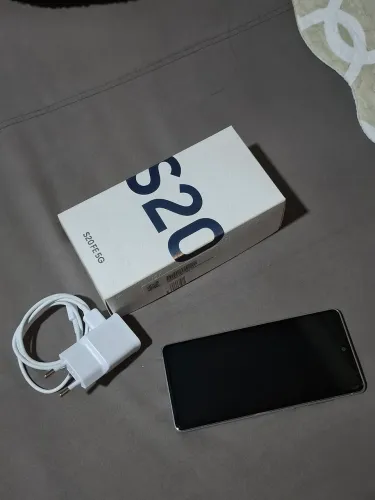 Vendo celular samsung S20 FE 5G