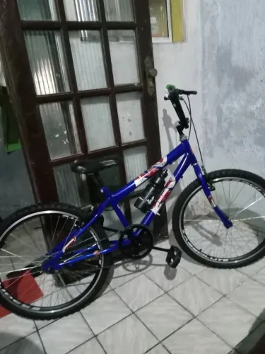 Bicicleta semi nova
