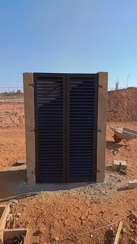 Porta veneziana fabricada sob medida