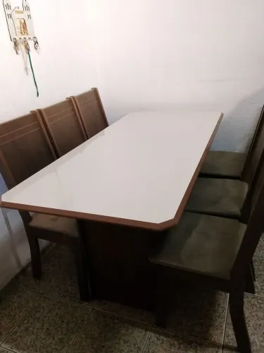 Mesa de cozinha com 6 cadeiras
