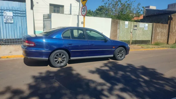 Omega australiano 99 motor v6 automático