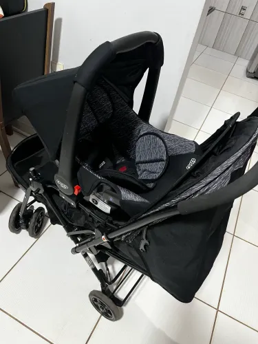 Carrinho e bebê conforto Cosco + almofadas redutoras de Brinde