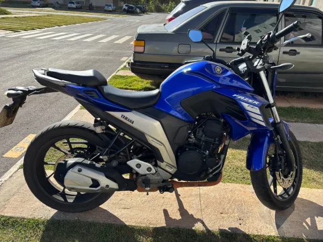 Fazer 250 Yamaha FZ25 