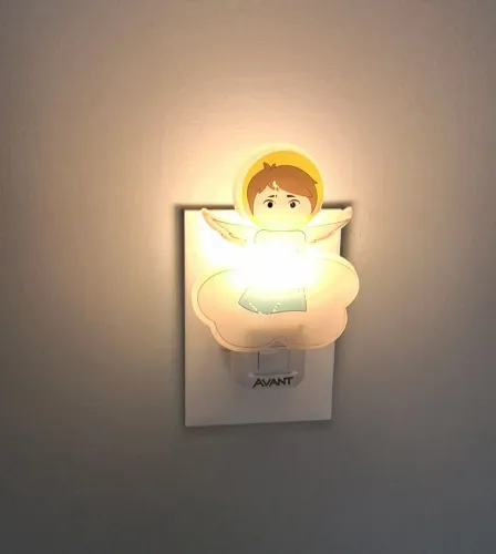 Luminária de tomada infantil