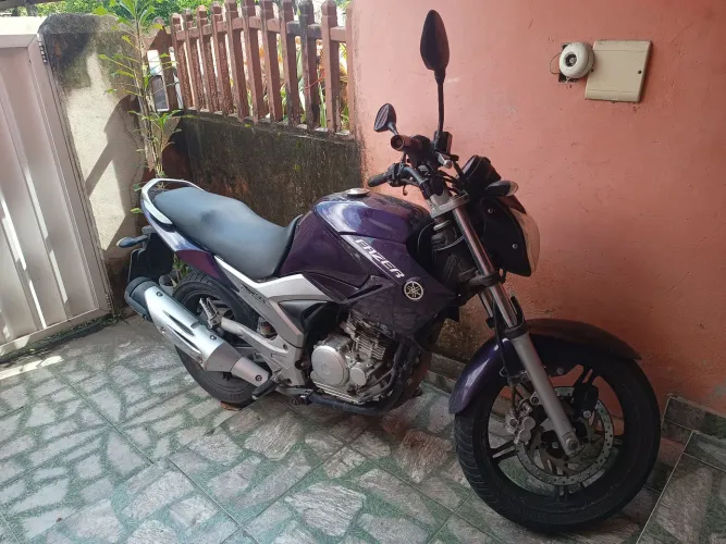 Moto fazer 250 em ótimo estado documentos em dia