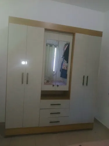 Guarda roupa com espelho entrego e monto
