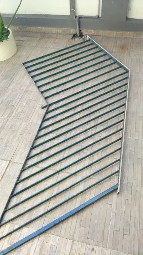 Vendo Grade de ferro para escada.