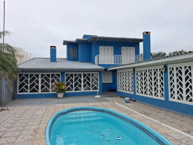 Casa em Rainha do Mar, perto mar c/ piscina aquec. Solar