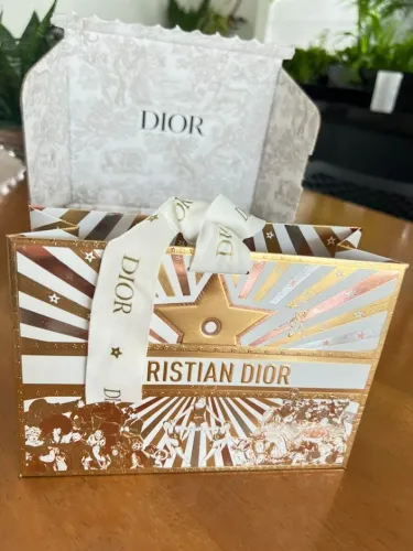 caixa e sacola dior, em perfeito estado