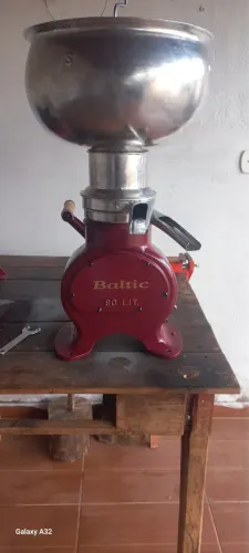 Vendo Desnatadeira 
