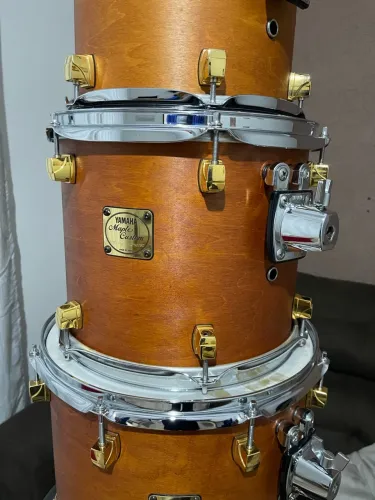 Tom e surdo Yamaha Maple Custom