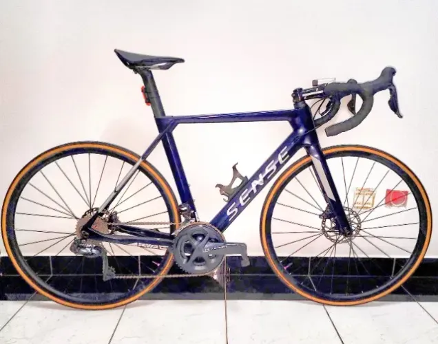 Bike Speed de Carbono Tamanho 54 - Grupo R8050 Shimano Ultegra Di2 Hidráulico