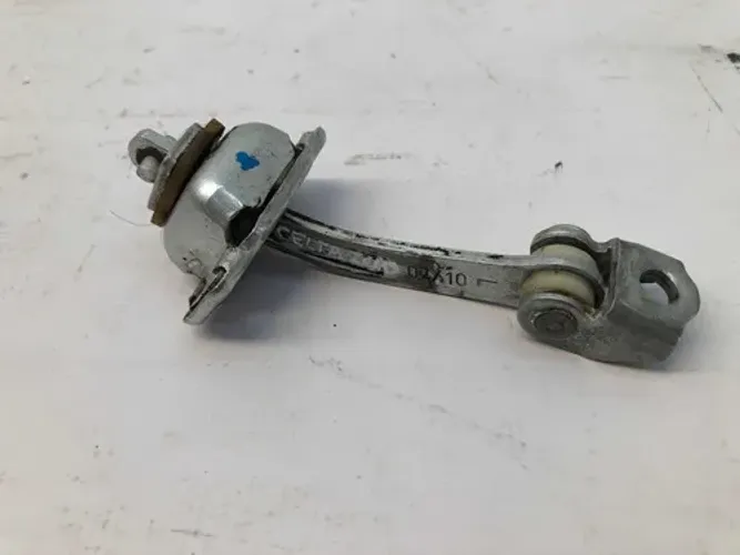 Limitador Porta Traseira Chevrolet Celta 2007 2015 4p