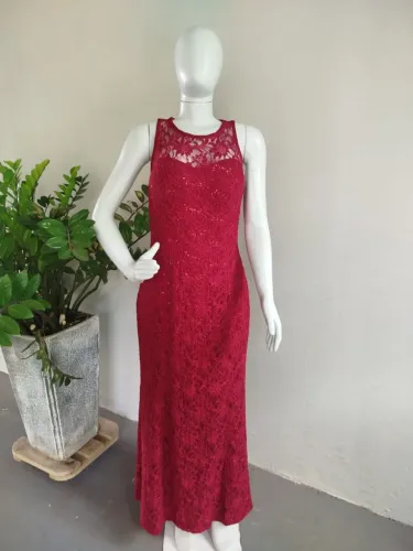 Manequim feminino + 1 braço brinde