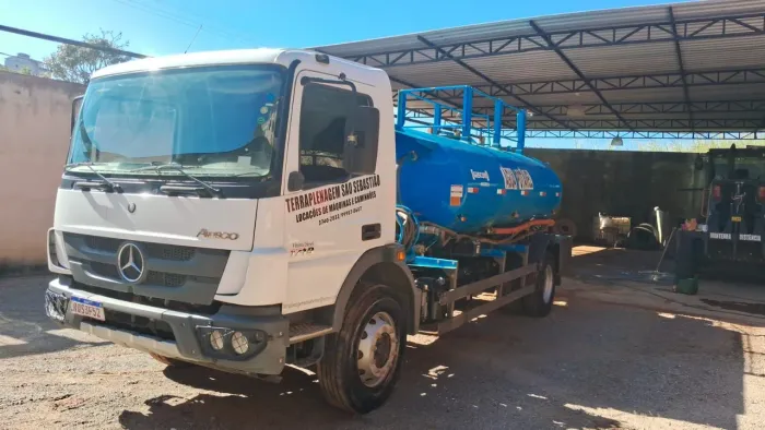 Caminhão pipa 1719 com 153 mil km 10 mil litros