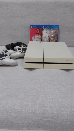 Playstation 4 Fat Branco + 3 controles + 2 jogos