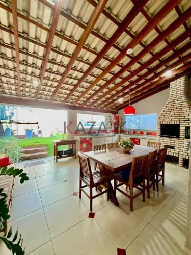 Comprar/vendo: Casa à venda, sobrado reformado, no condomínio Chácara das Palmeiras Imperi
