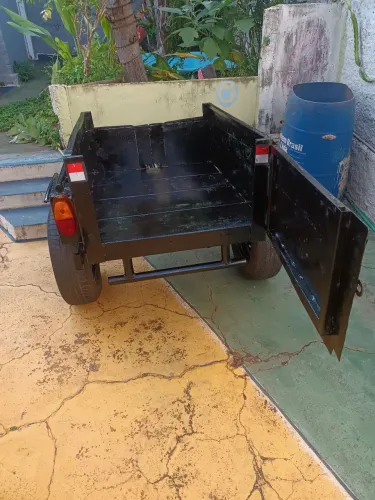 Carretinha semi nova