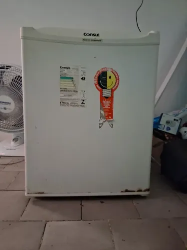 Frigobar Consul Compacto 80L - 127V -