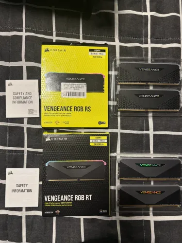 Memória DDR4 Corsair Vengeance RGB RS, 32GB (4x8GB), 3600MHz, Preto