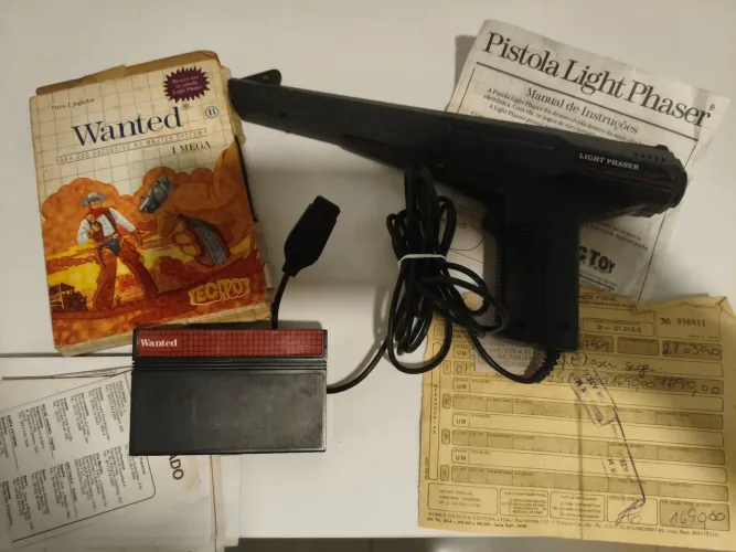 Pistola Light Phaser + Jogo Wanted para Master System
