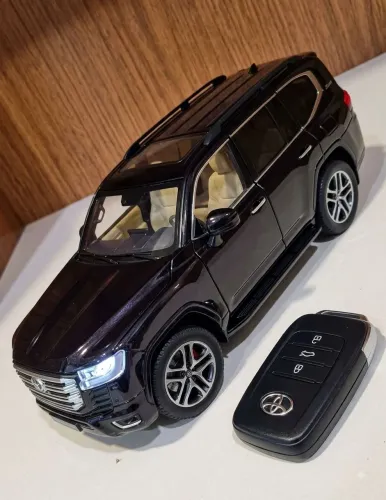 RÉPLICA EXCLUSIVA TOYOTA LAND CRUISER