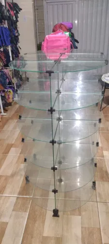 Balcão grande de vidro