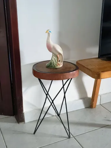 Mesinha de apoio madeira resina e ferro linda mesa de centro móvel móveis decoração casa