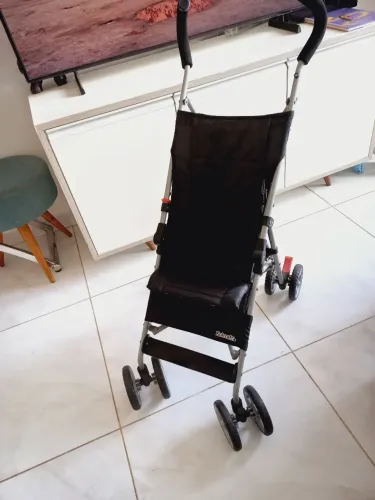 Carrinho de passeio para crianças
