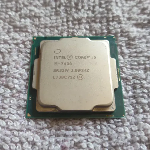 Intel Core i5-7400 - Excelente Estado | Pronto para Uso