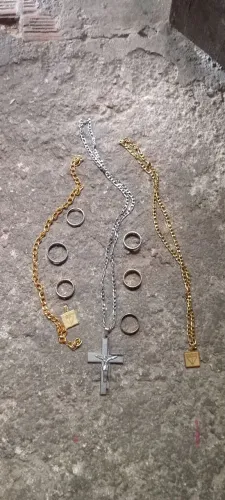 Vendo joias nova pouco tempo uso