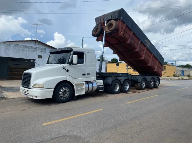 Volvo NH carreta caçamba