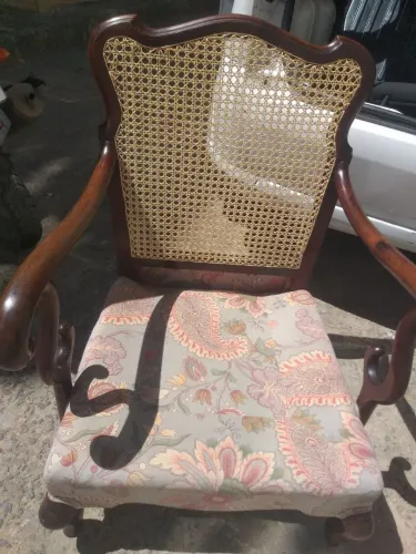 Empalha-se cadeiras?aparte de $120 reais 