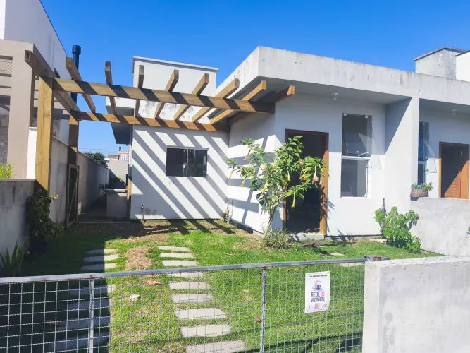Locação Anual - Casa com 2 quartos - Loteamento Pedra Branca