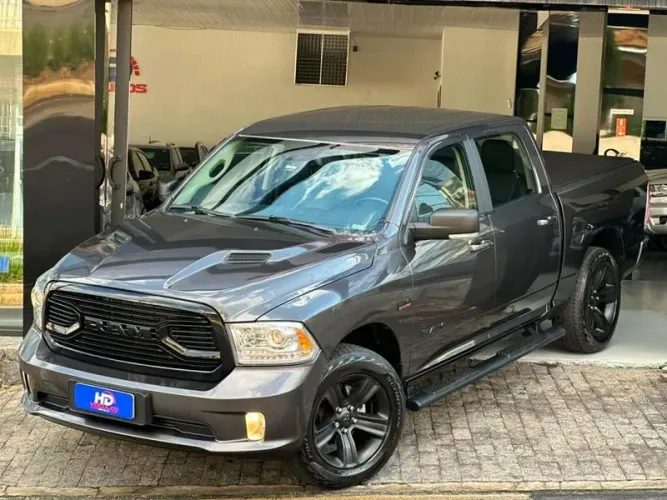 Ram Classic Laramie 5.7 V8 16V Gasolina 4X4 Aut. 2022