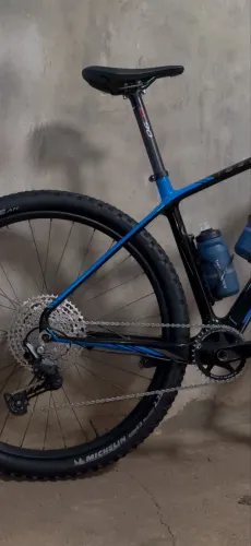 Bike MTB fibra de carbono Groove