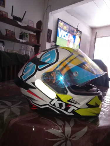Capacete KYT