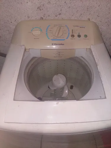 Vendo Máquina de Lavar Electrolux 12kg turbo