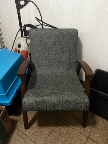 Poltrona de madeira com aquablock (impermeável)