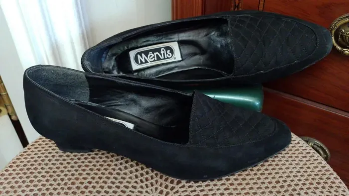 Sapato feminino preto da marca Menfis, número 35<br>Pouco usado