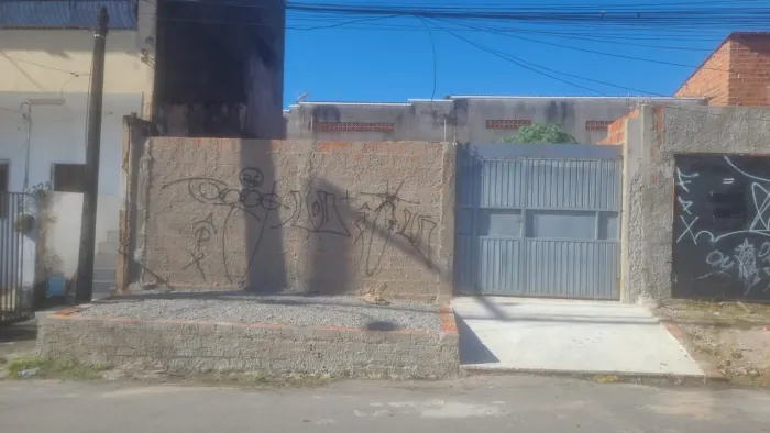 Vendo terreno próximo a José Bastos 200 metros do shopping dos carros