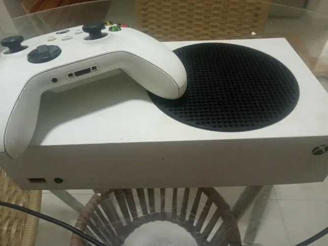 Xbox One serie S mais um controle