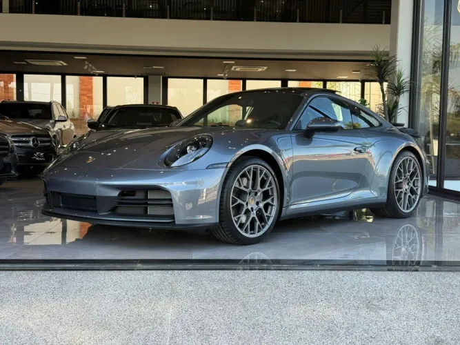 Porsche 911 Carrera 3.0 24V H6 PDK 2026