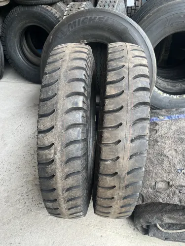 Pneu 900x20 novo