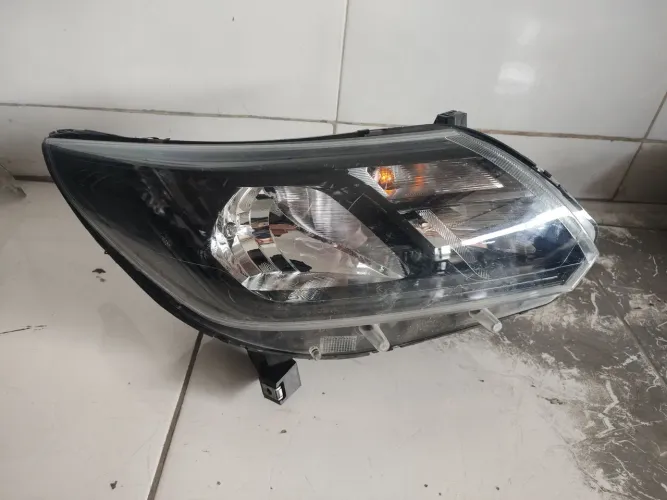 Farol S10 LT 2022 direito